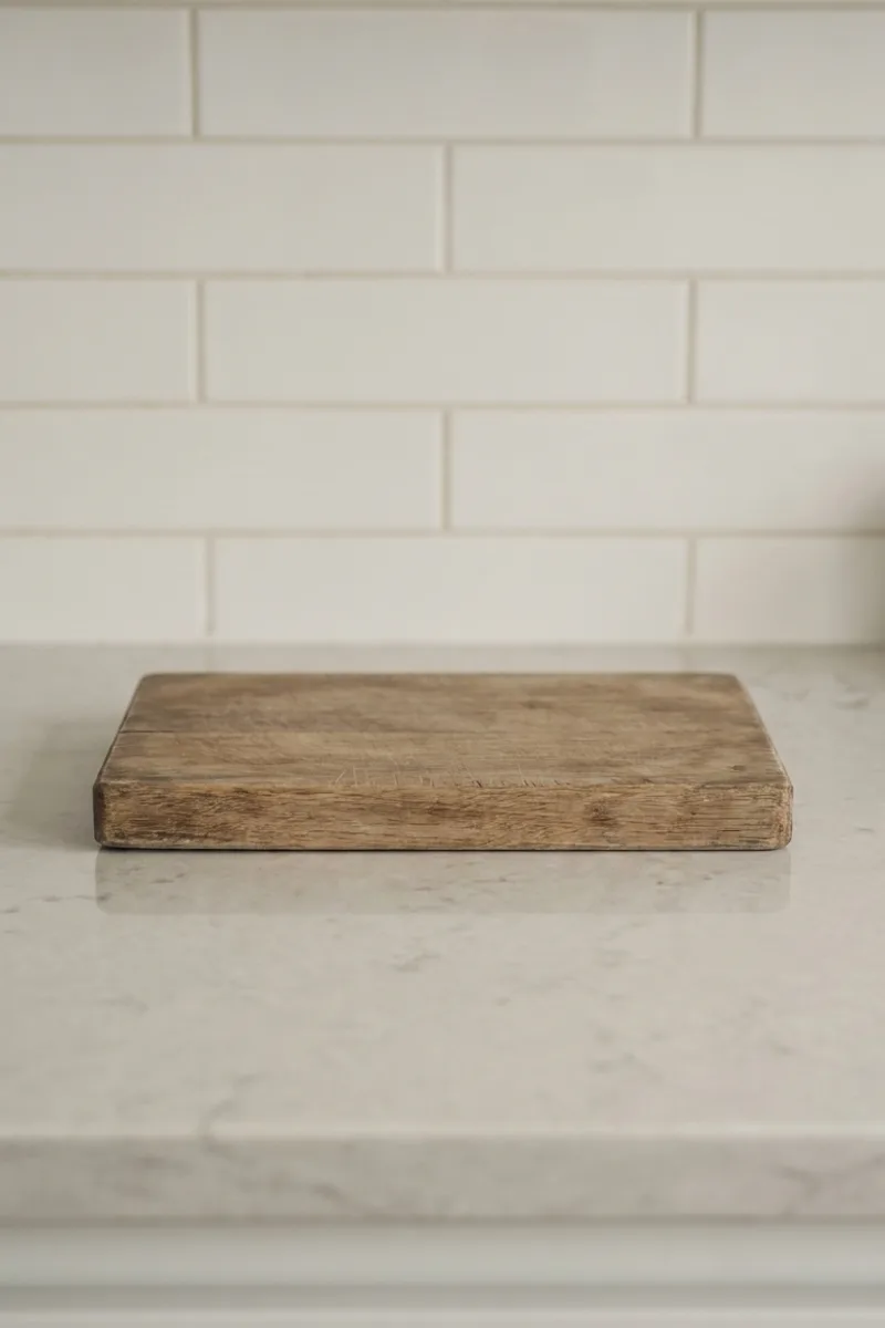 Minimalist Counter Space